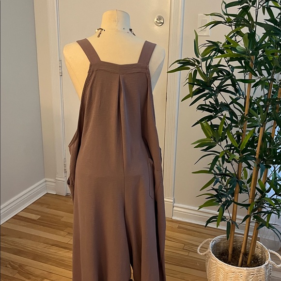 OLRIK Taupe Stretchy Crepe Coulotte Wide Leg Romper Plus Size 3X - Picture 6 of 14
